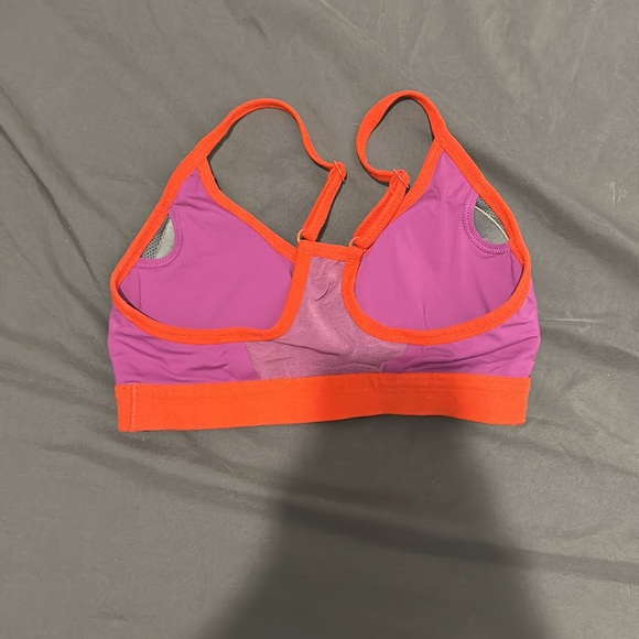 Nike sports bra - Picture 2 of 2